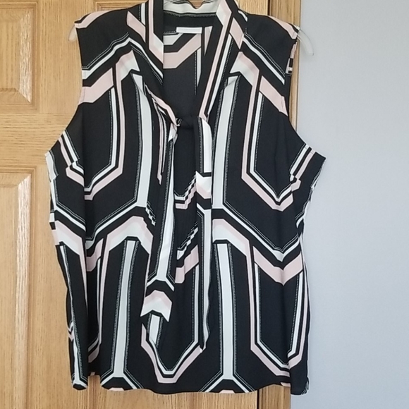 Sleeveless blouse - Picture 2 of 5